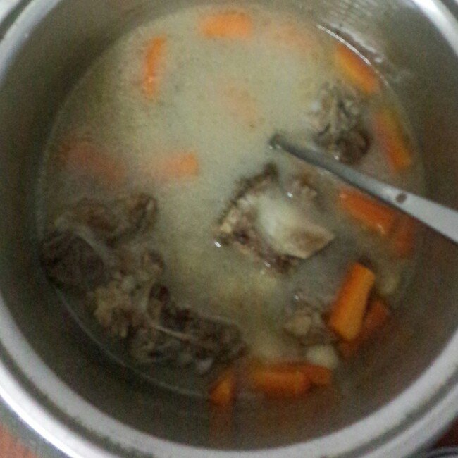 马蹄胡萝卜煲龙骨