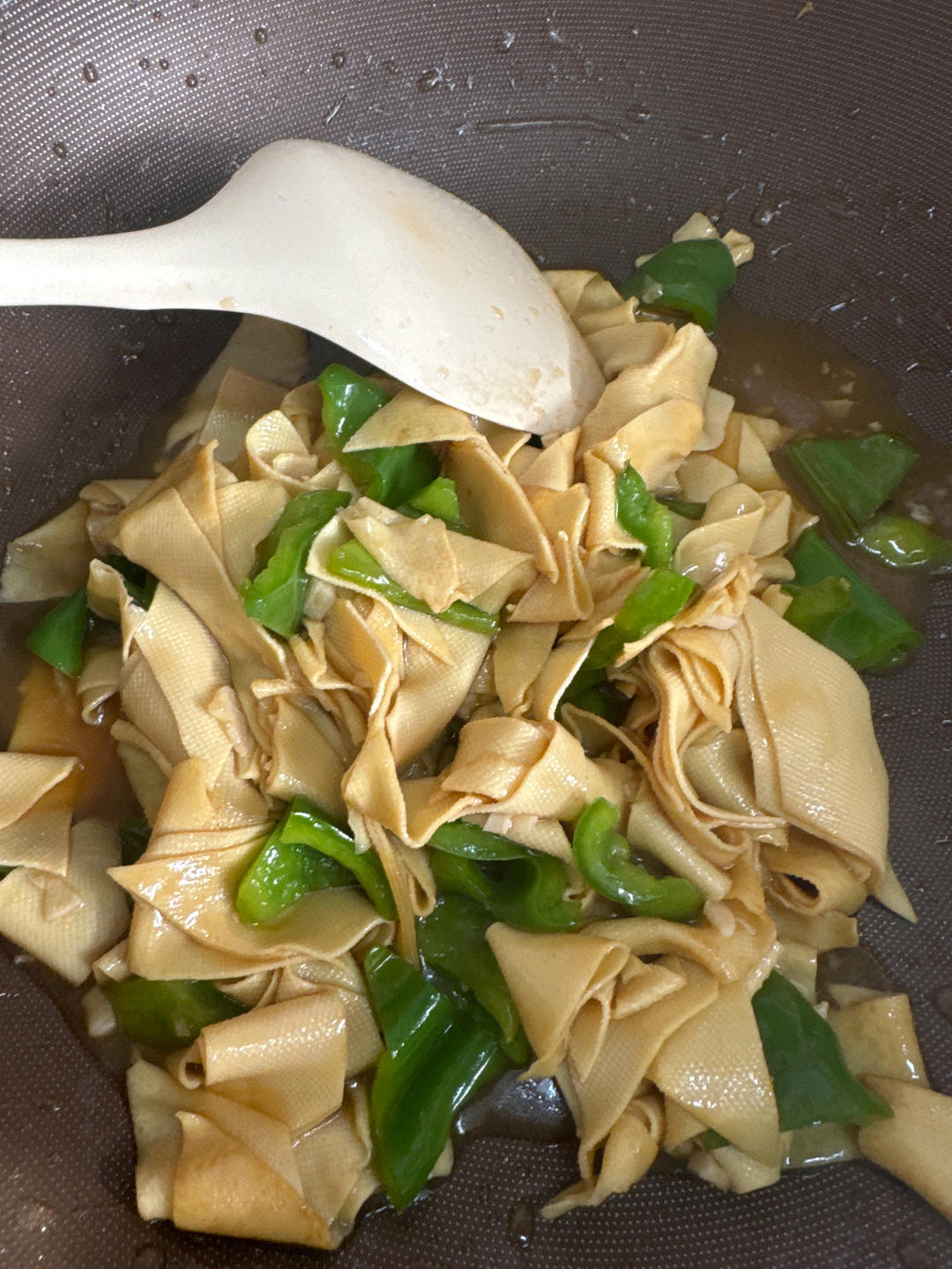 不用厨艺的尖椒干豆腐