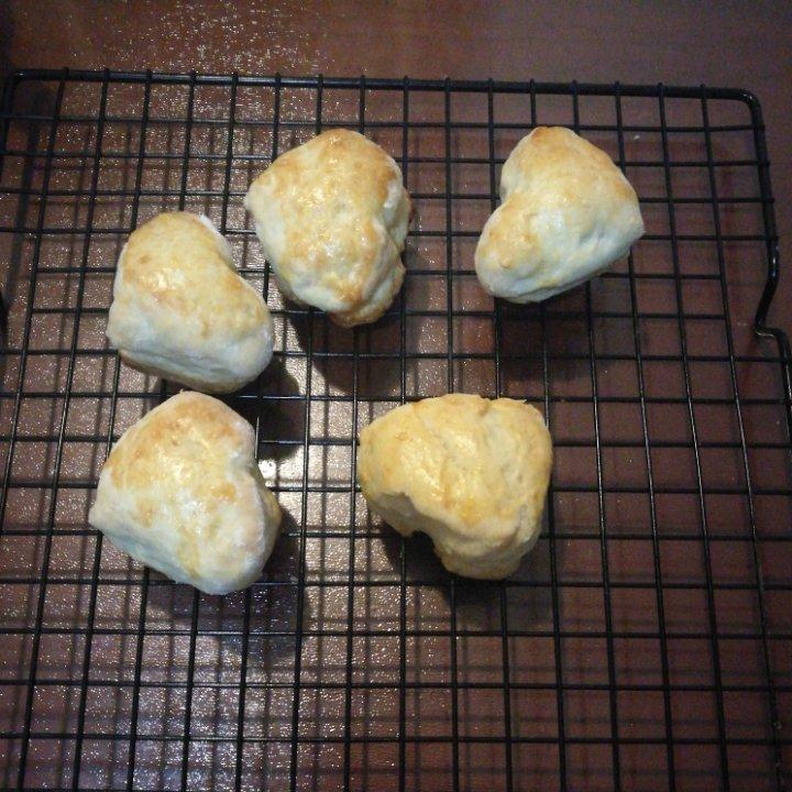 【视频】3分钟 奶油司康Scone(可能是世界上最快手的司康) 消耗淡奶油～