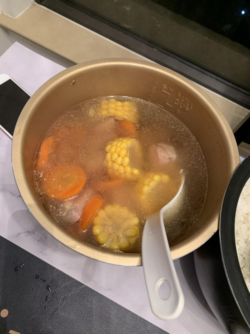 连吃三碗的玉米山药排骨汤