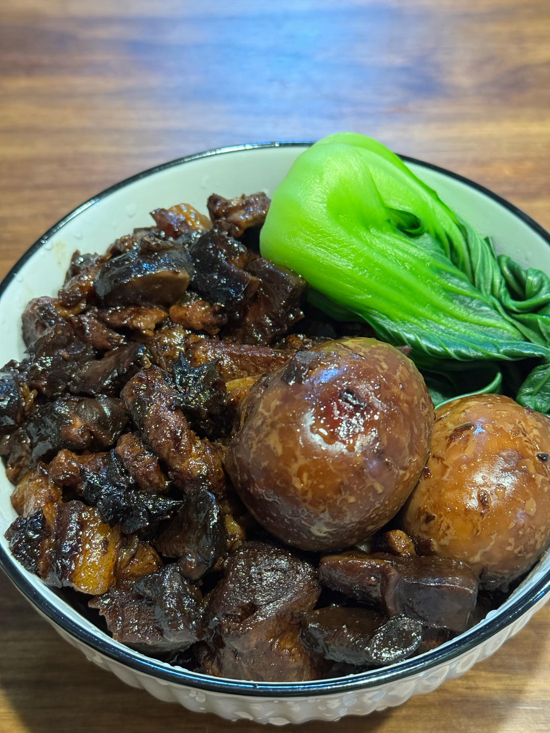 洋葱酥卤肉饭