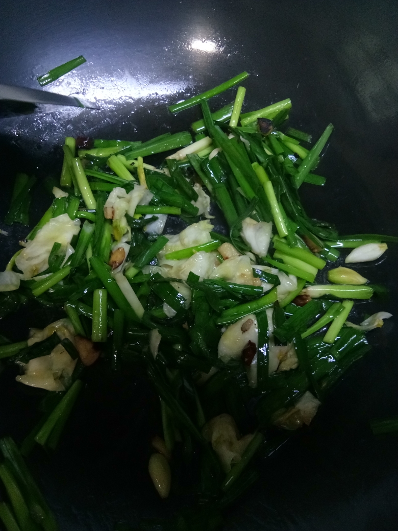 栀子花炒韭菜的做法 步骤8