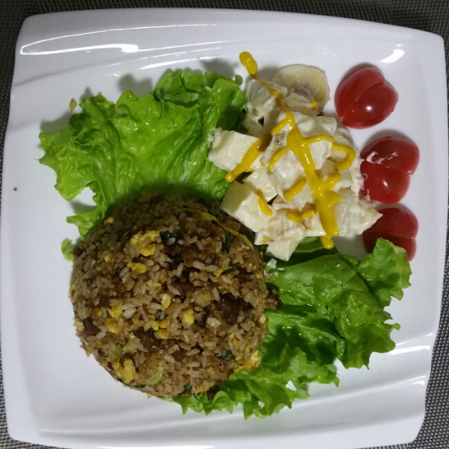 据说是 正宗酱油炒饭