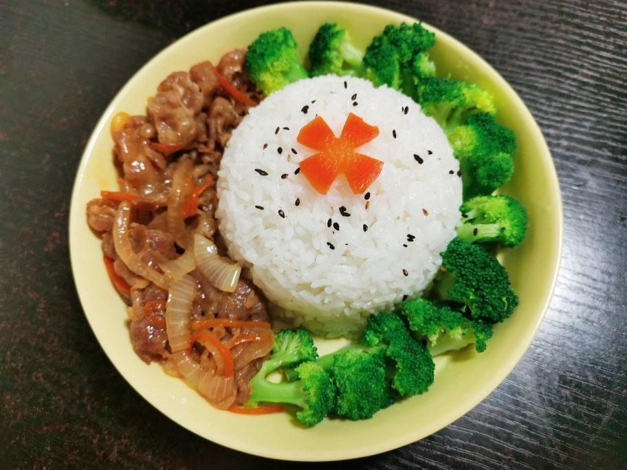 “吉野家”肥牛饭