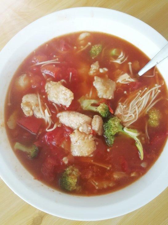 番茄金针菇巴沙鱼（龙利鱼）