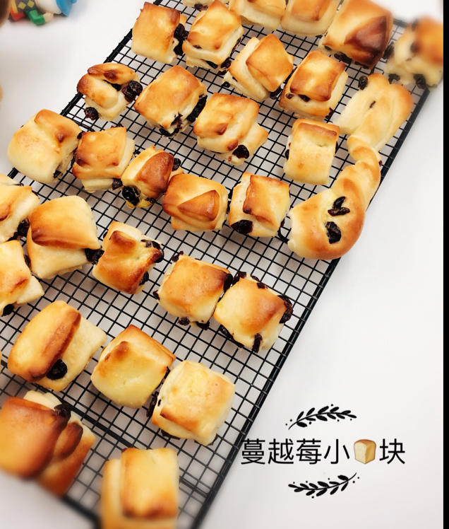 蔓越莓优格小面包块