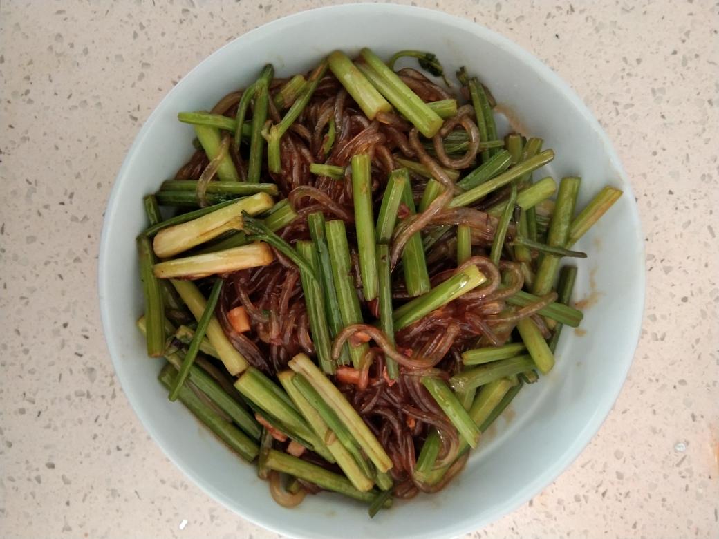 色香味俱全的芹菜粉