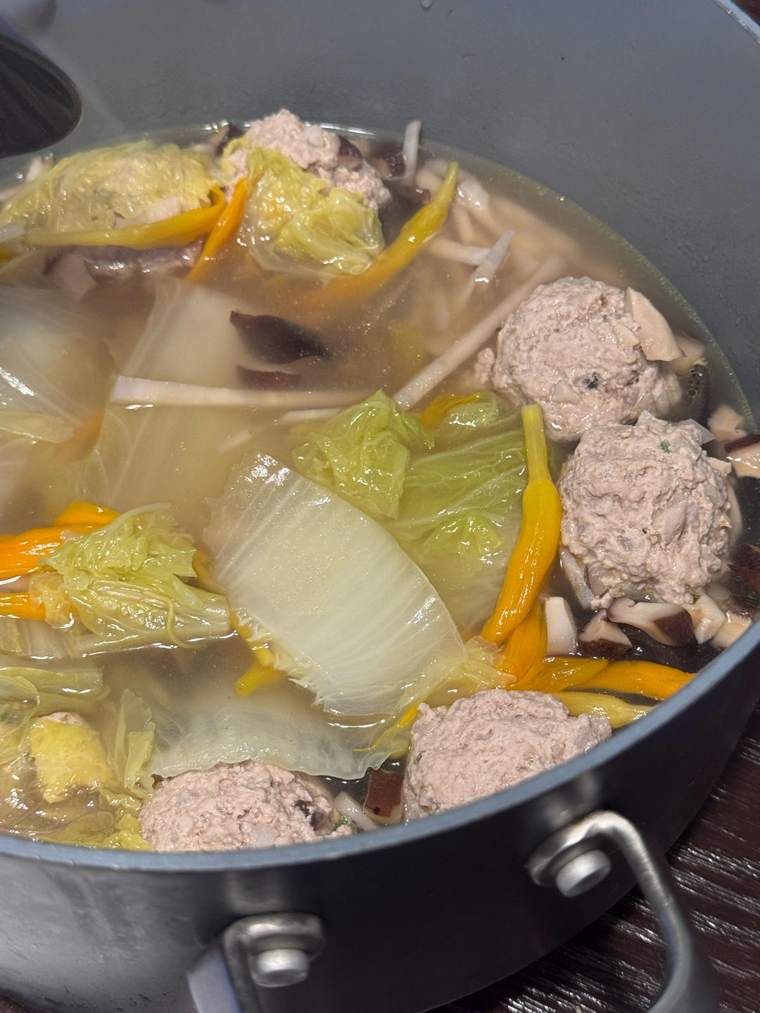 肉丸白菜煲丨🍲美味一锅搞定
