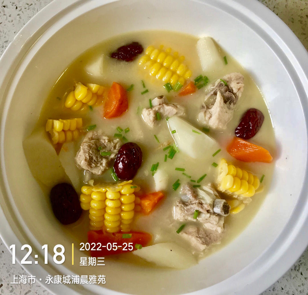 连吃三碗的玉米山药排骨汤