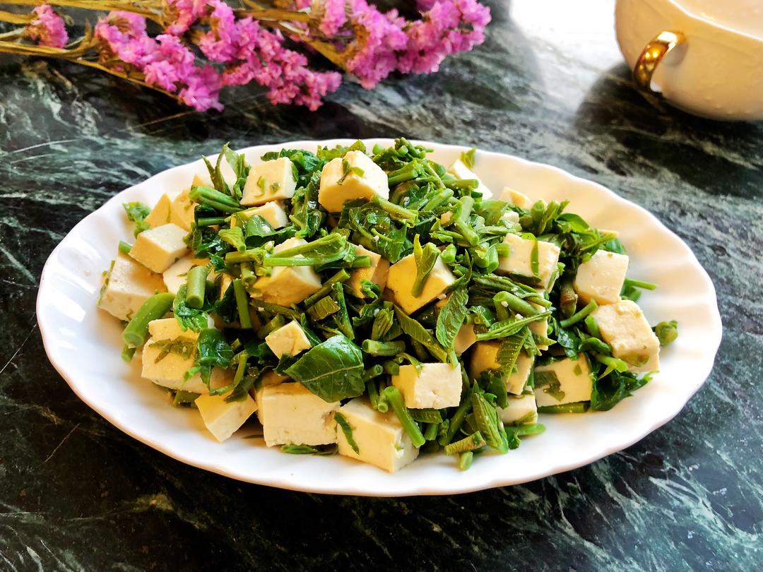 五分钟快手凉菜：香椿芽拌豆腐