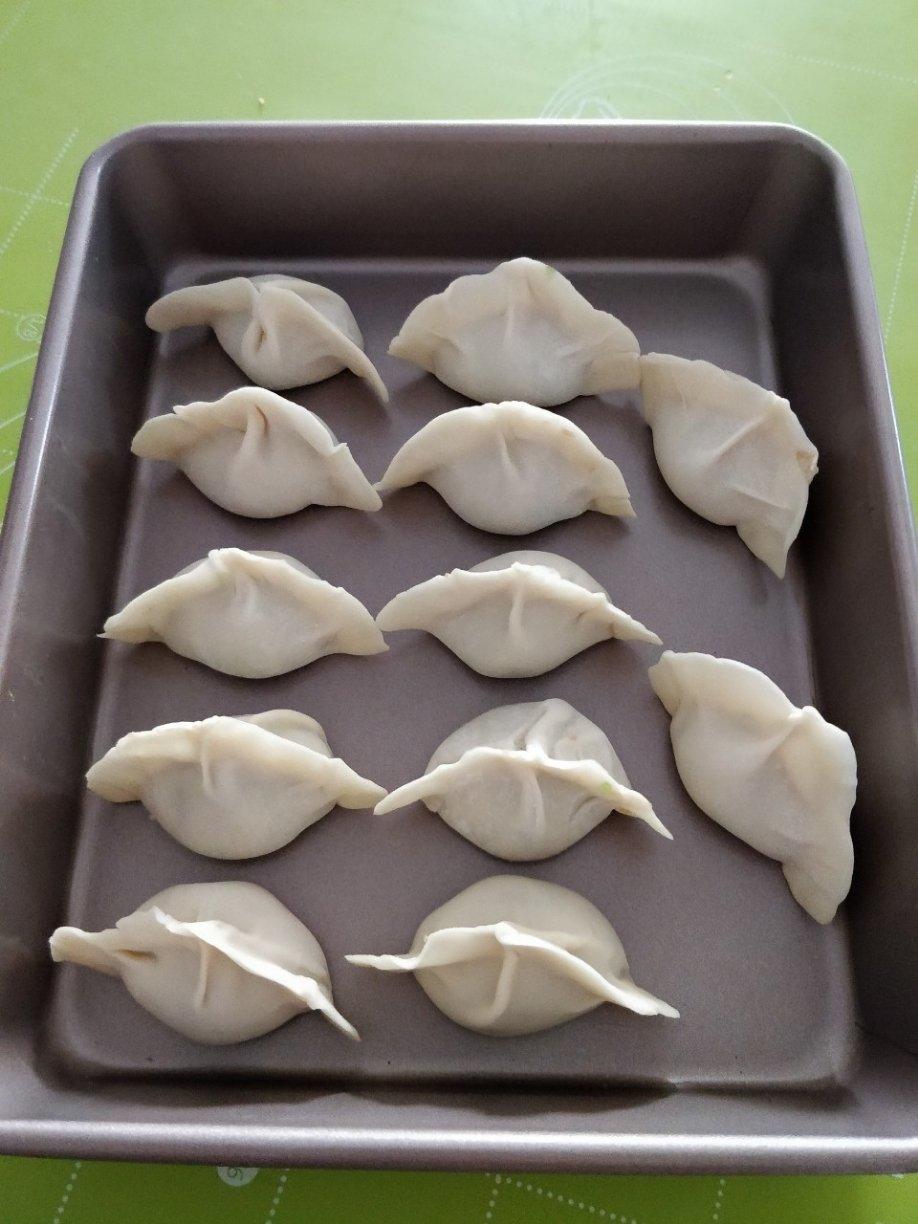 普通大肚饺子包法（内有羞答答小视频ヾ(@^▽^@)ノ　）