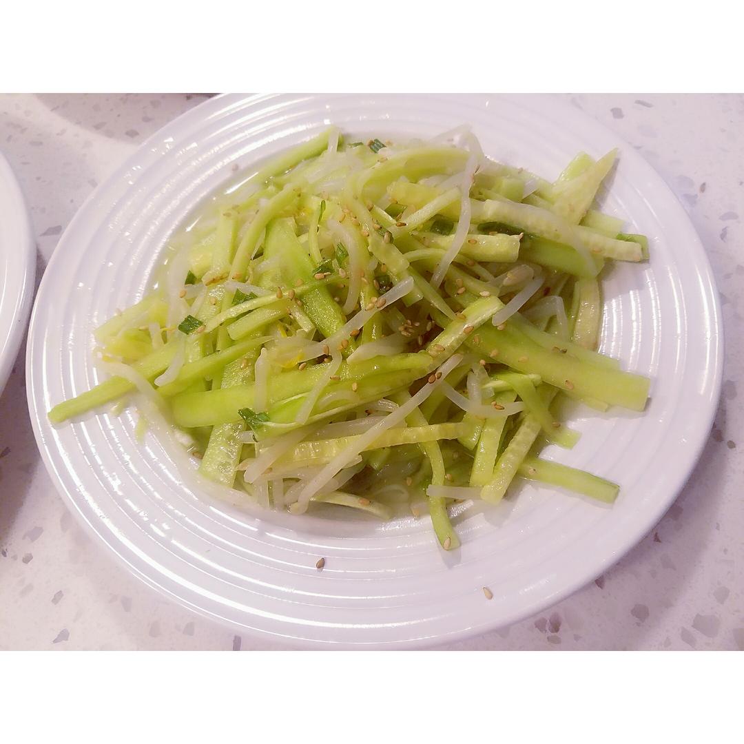 黄瓜丝拌豆芽