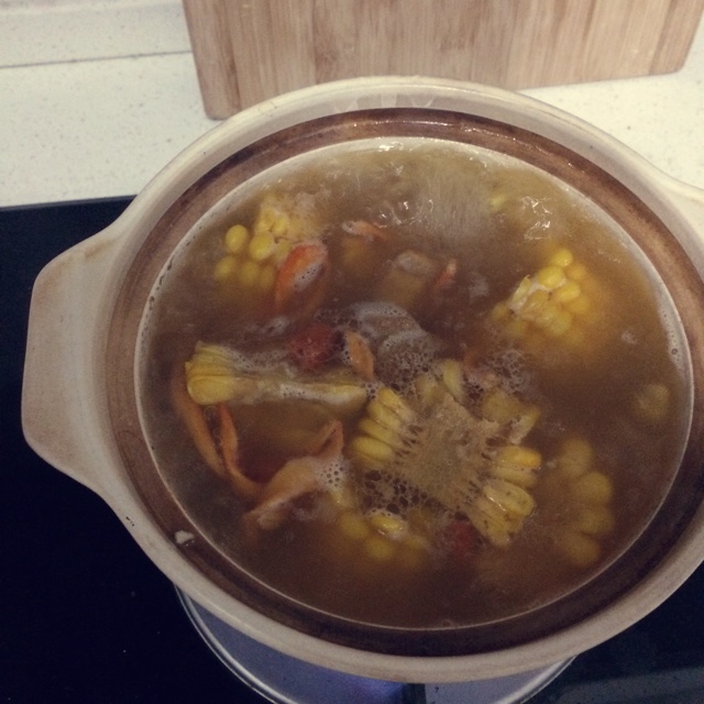 虫草花玉米排骨汤