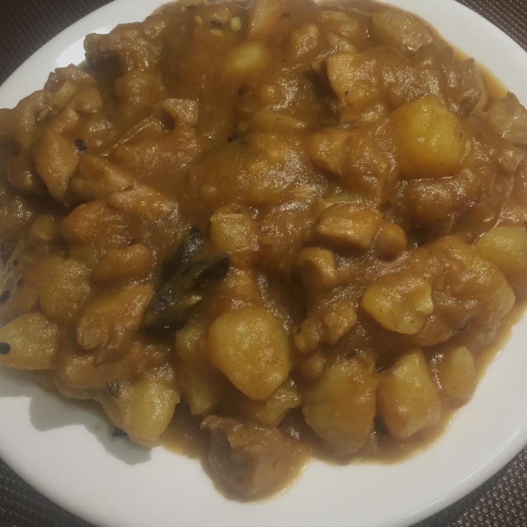 土豆炖鸡块