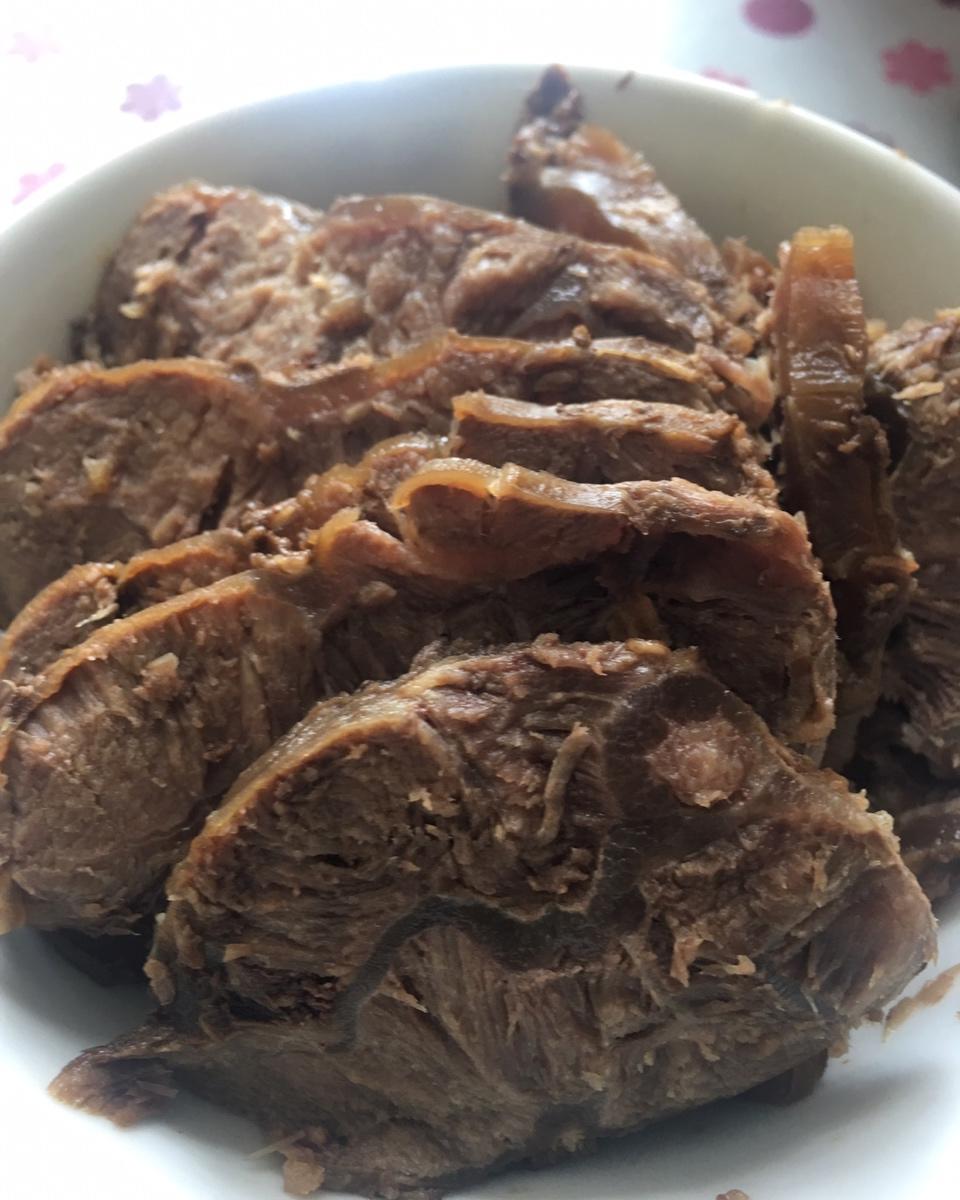 卤牛腱子