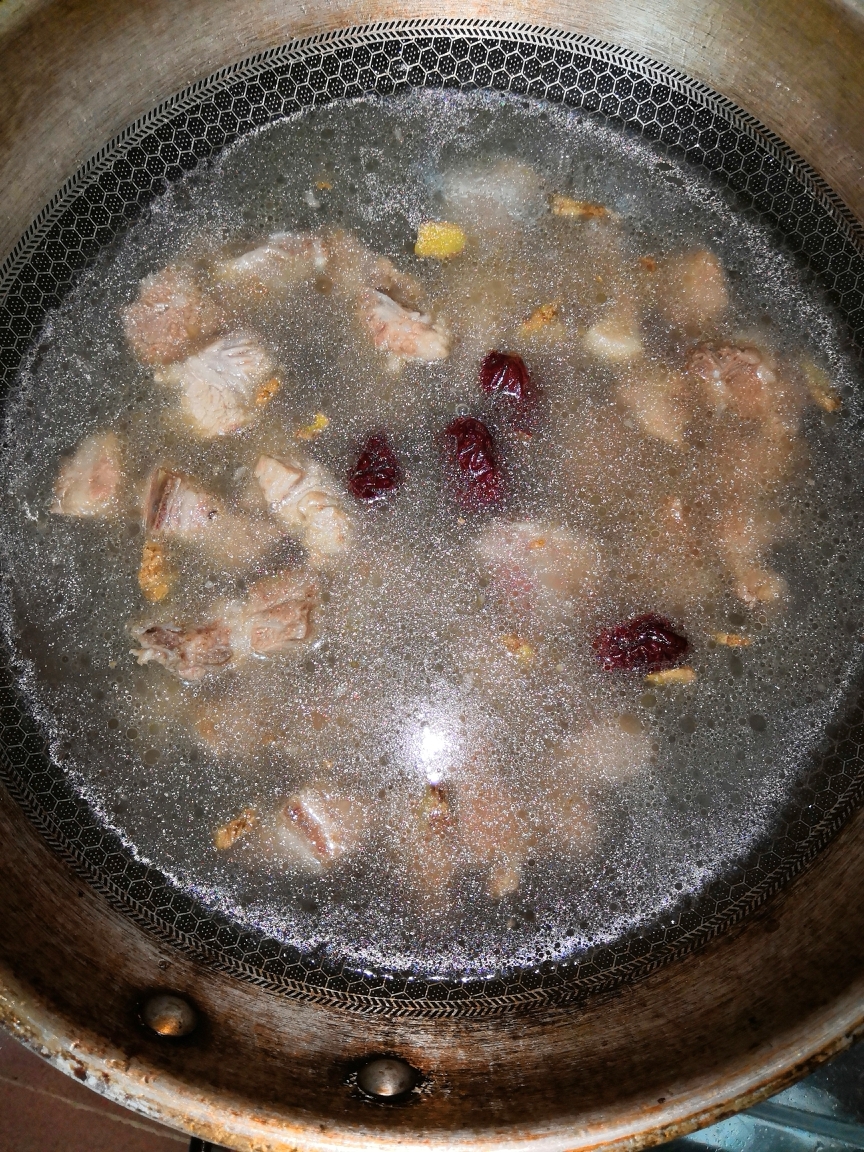 排骨菌菇汤的做法