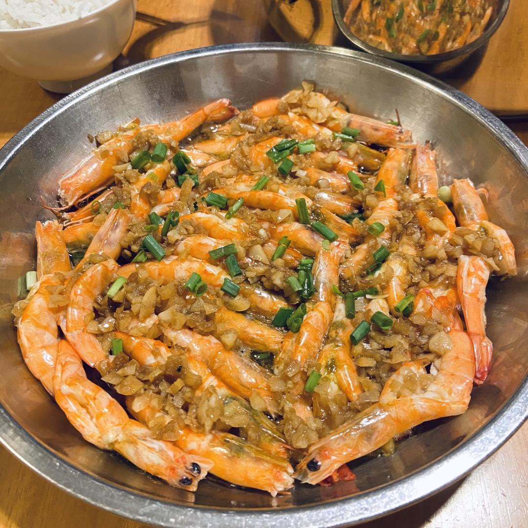 【蒜蓉粉丝蒸虾】