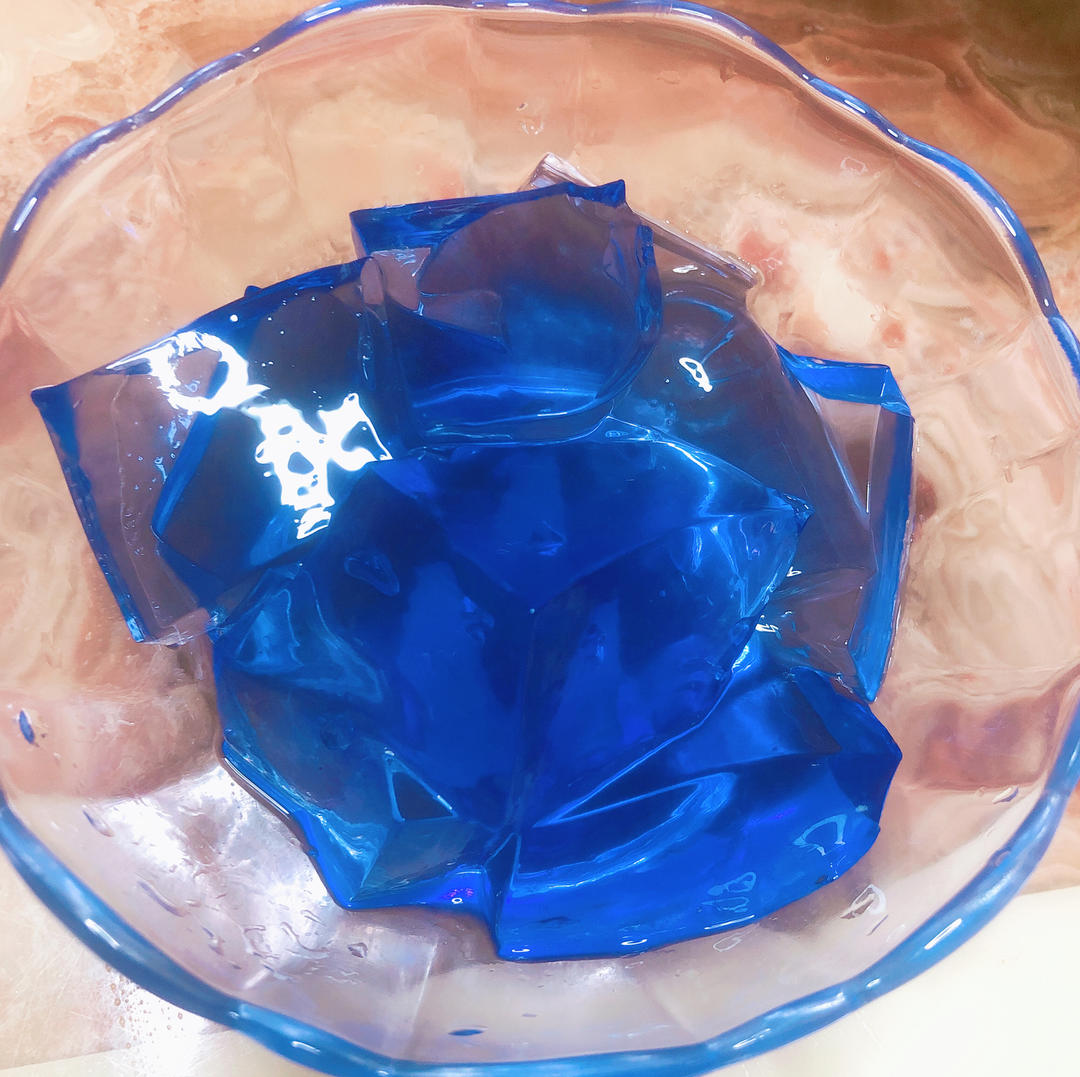 天热了教你做【凉粉】加蝶豆花柠檬汁秒变梦幻色，冰爽比布丁好吃！