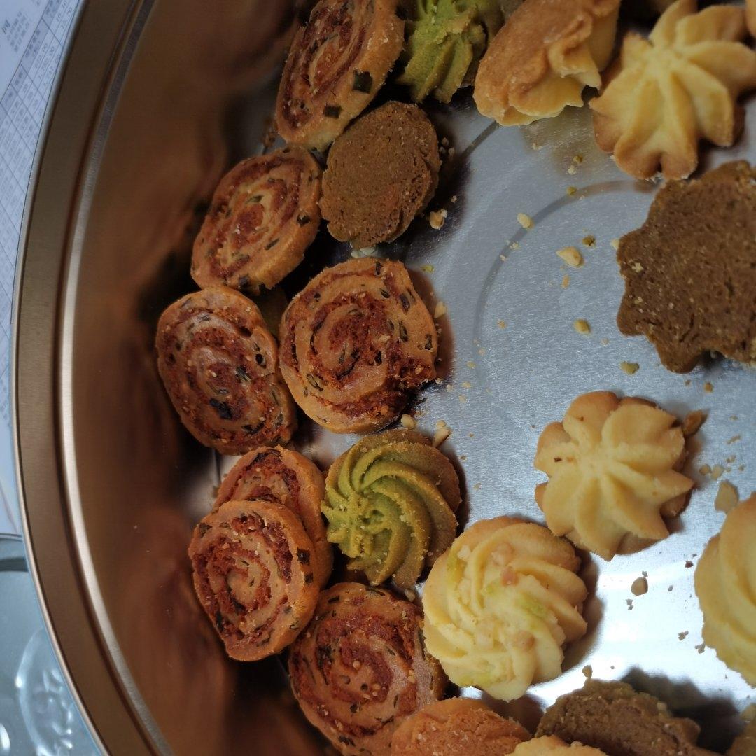 好吃看得见‼️满满的肉松❗️肉松卷饼干