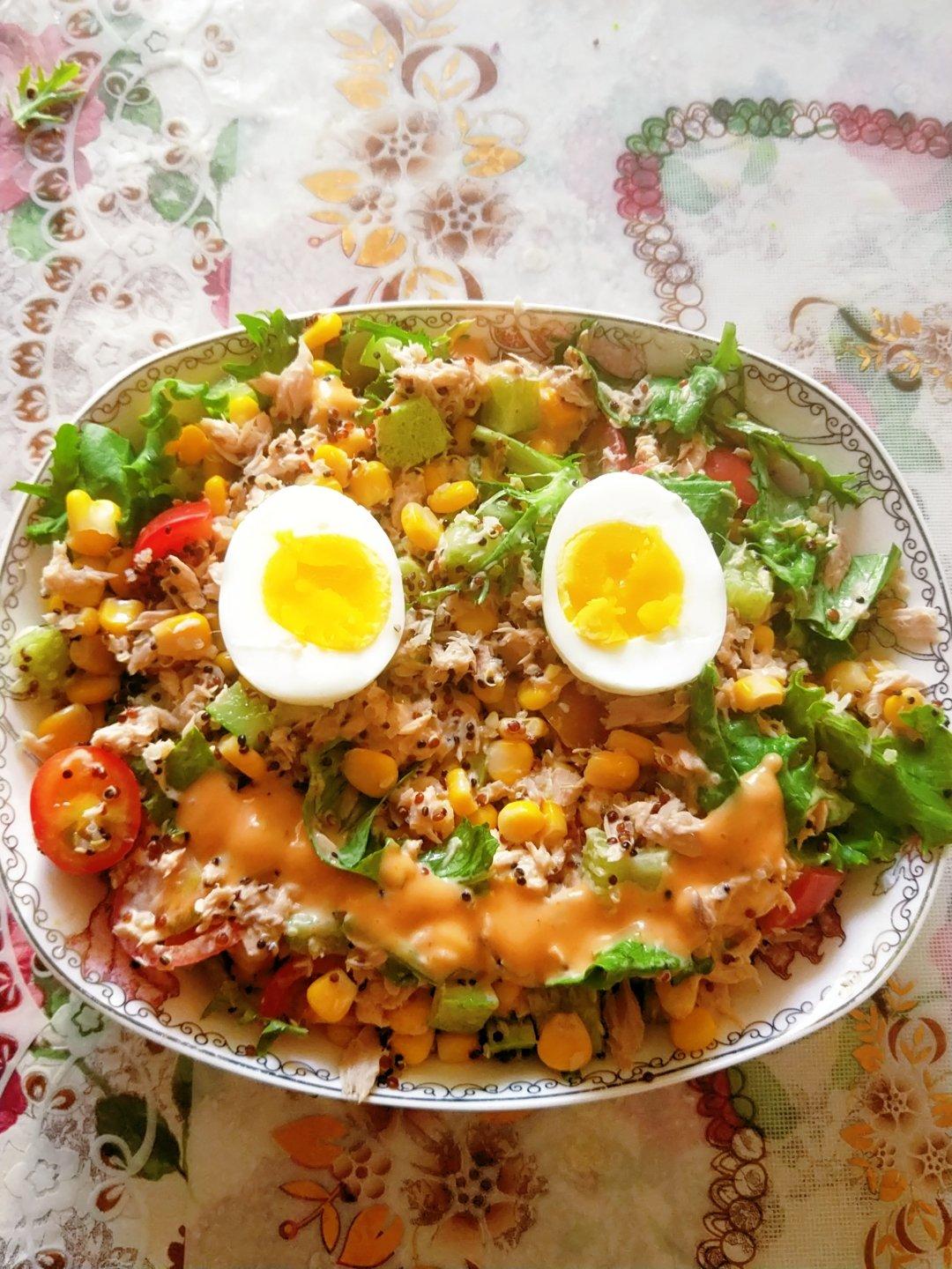 spk17做的金枪鱼藜麦沙拉