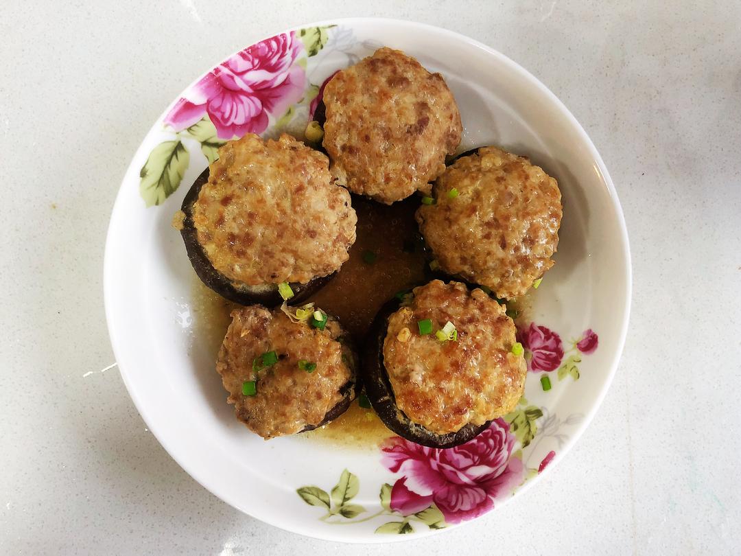 美味的肉酿香菇～～孩子爱吃的下饭菜