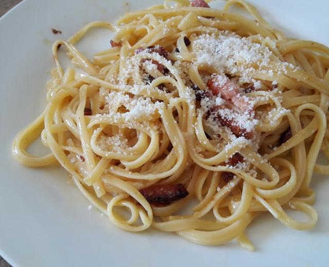 快手培根蛋酱意大利面Spaghetti Carbonara
