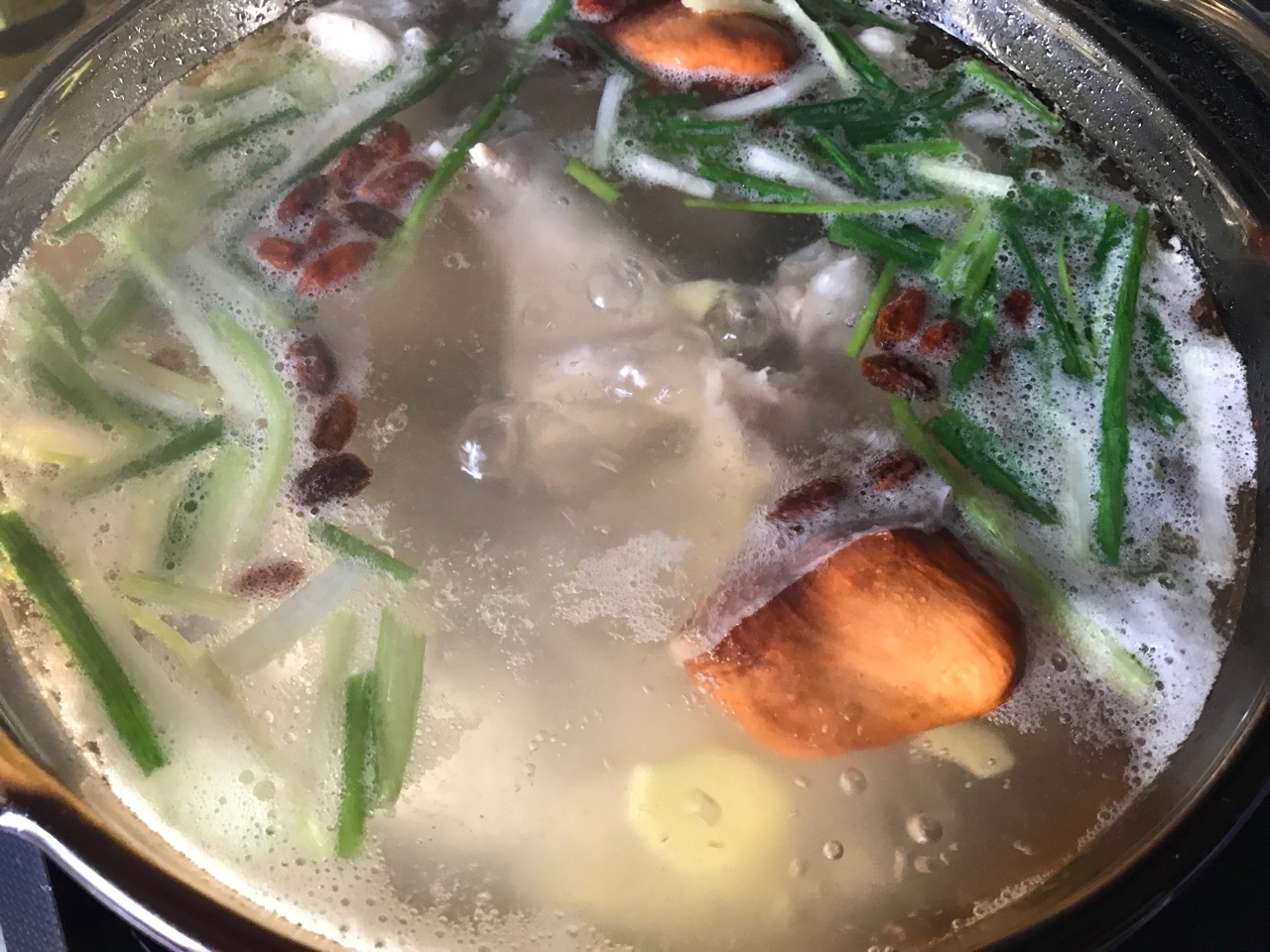 榴莲炖鸡营养汤