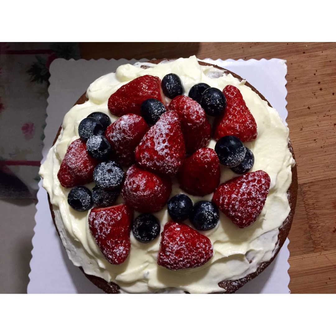 奶油可可戚风蛋糕（草莓蓝莓篇）