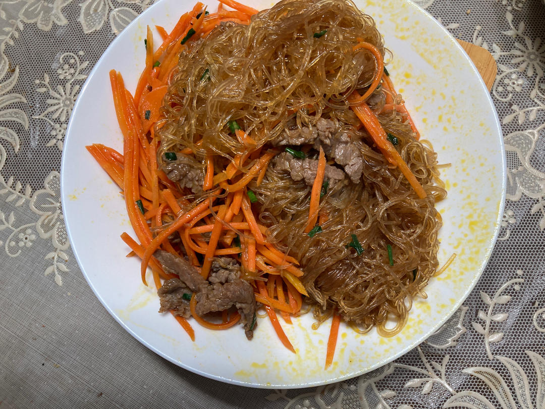口味清爽的粉丝炒肉泥