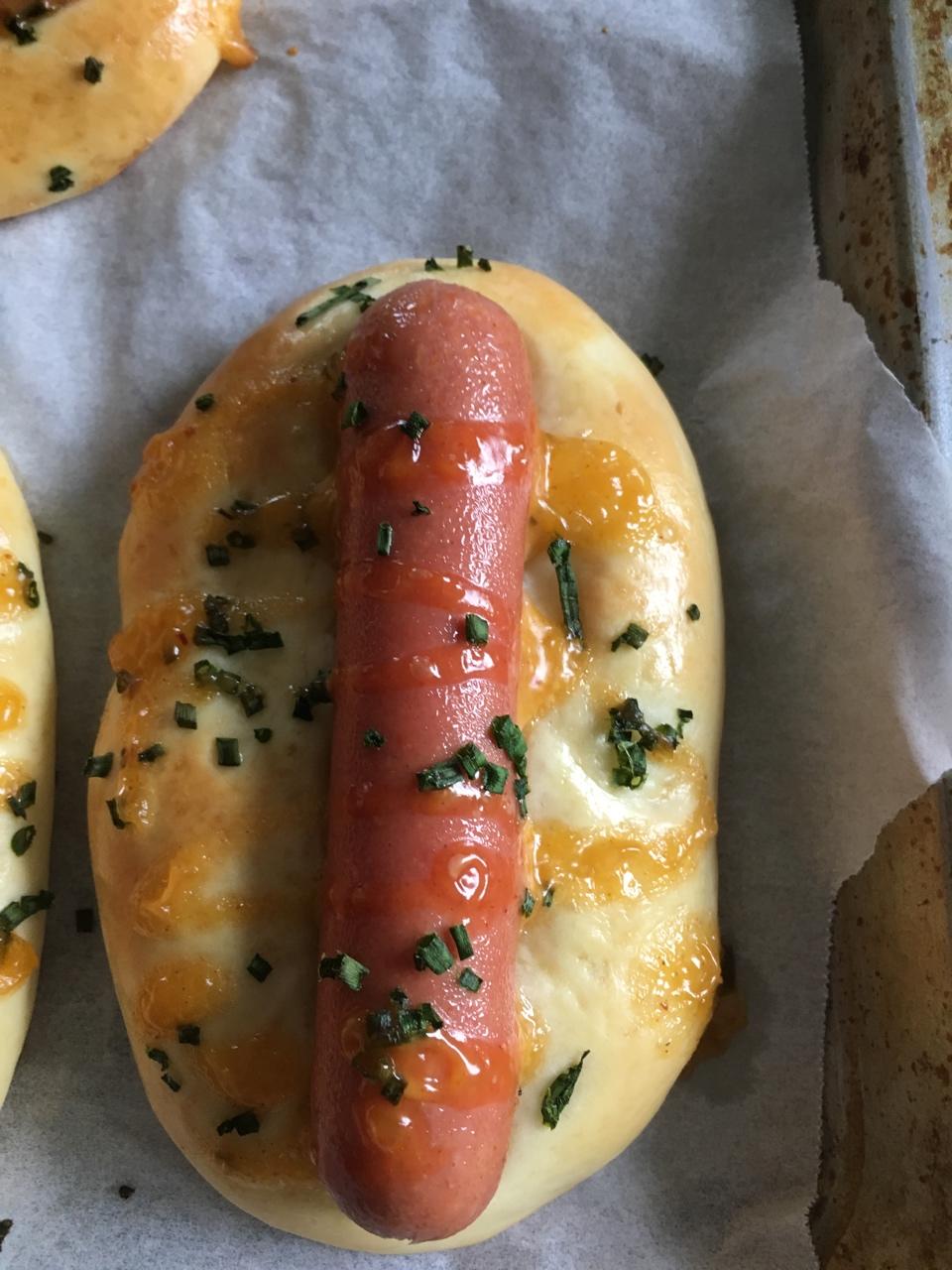 珊珊losa做的热狗面包