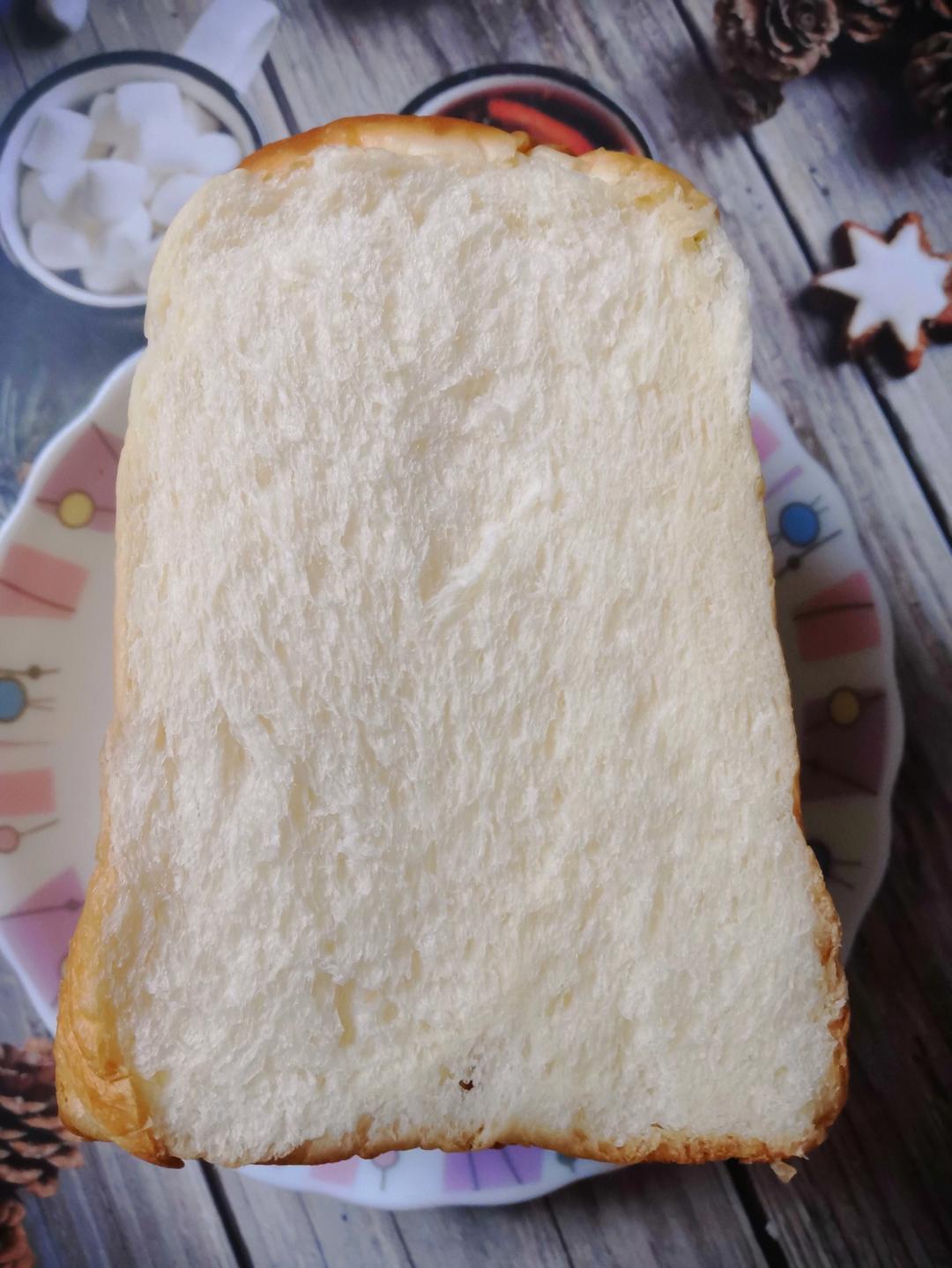 奶香纯粹的重料淡奶油吐司