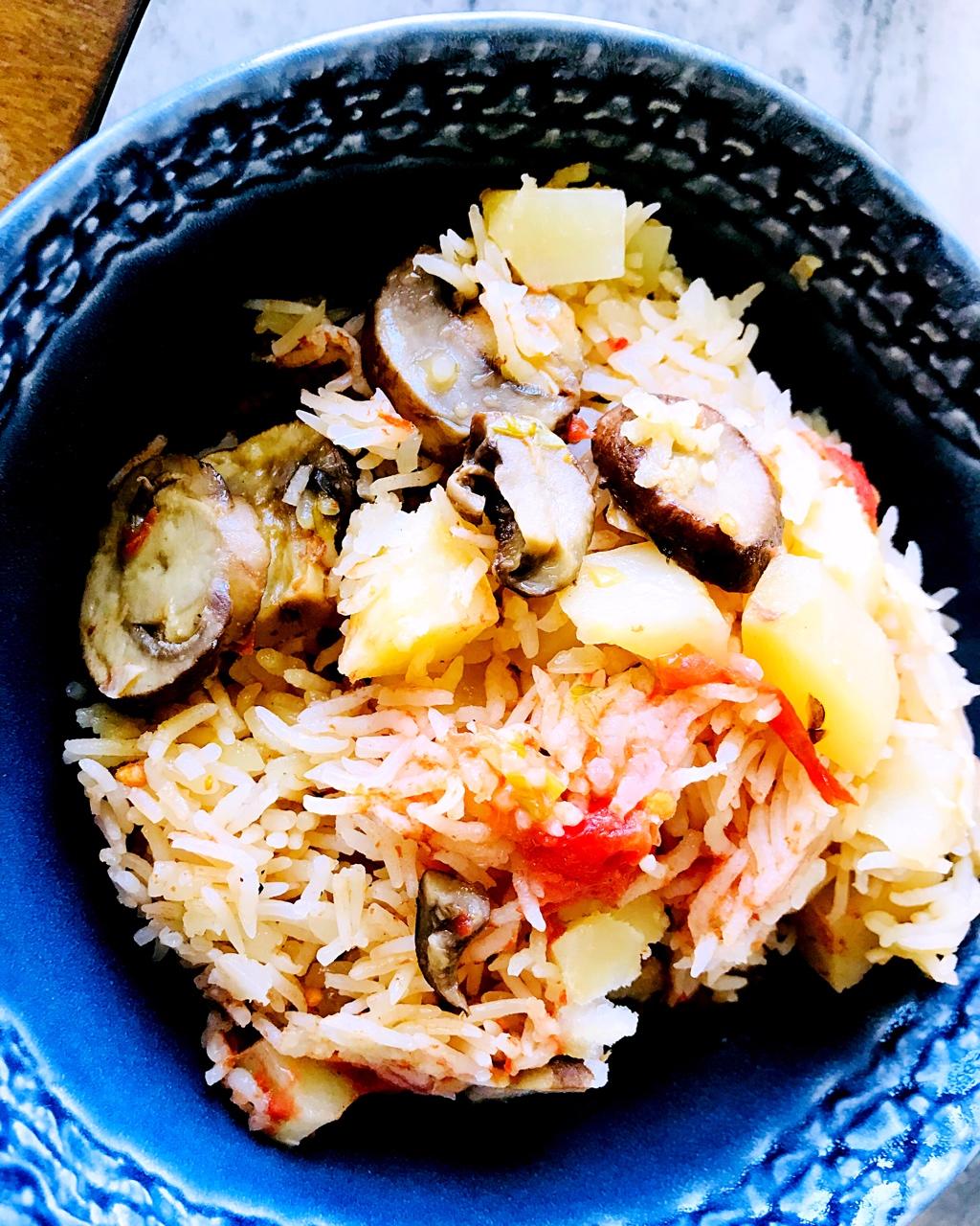 电饭锅版香菇土豆饭