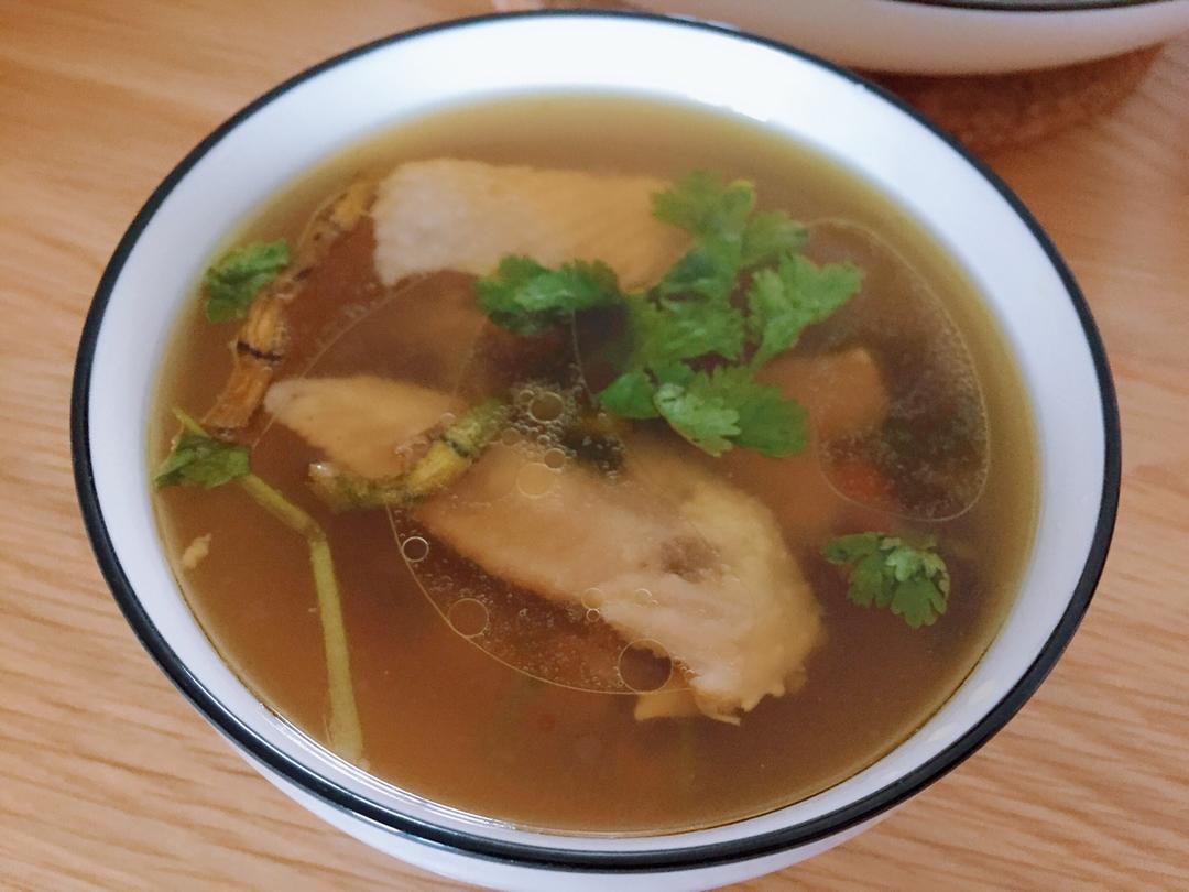 西洋参石斛鸡汤