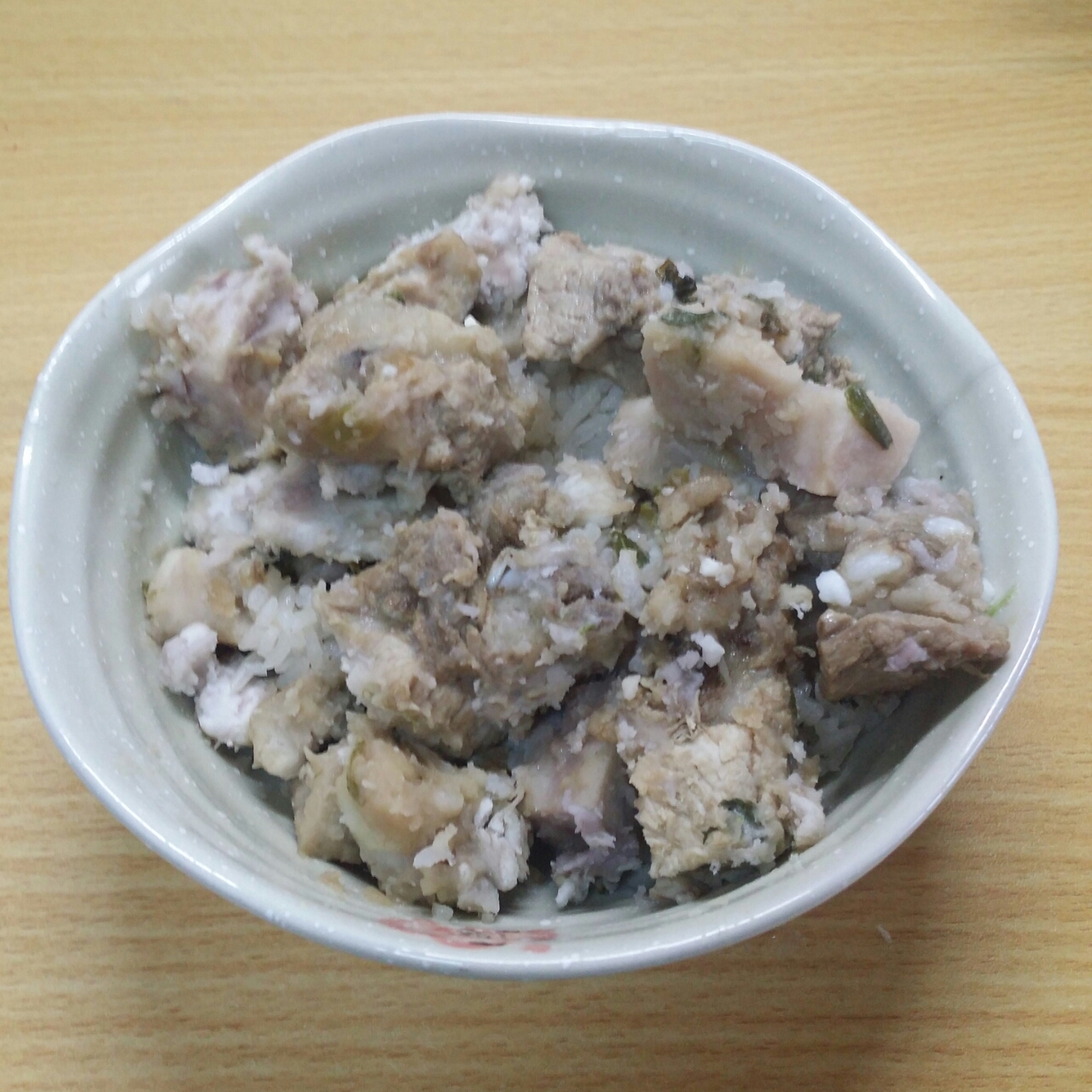 芋头排骨焖饭—有饭有肉有菜一人食