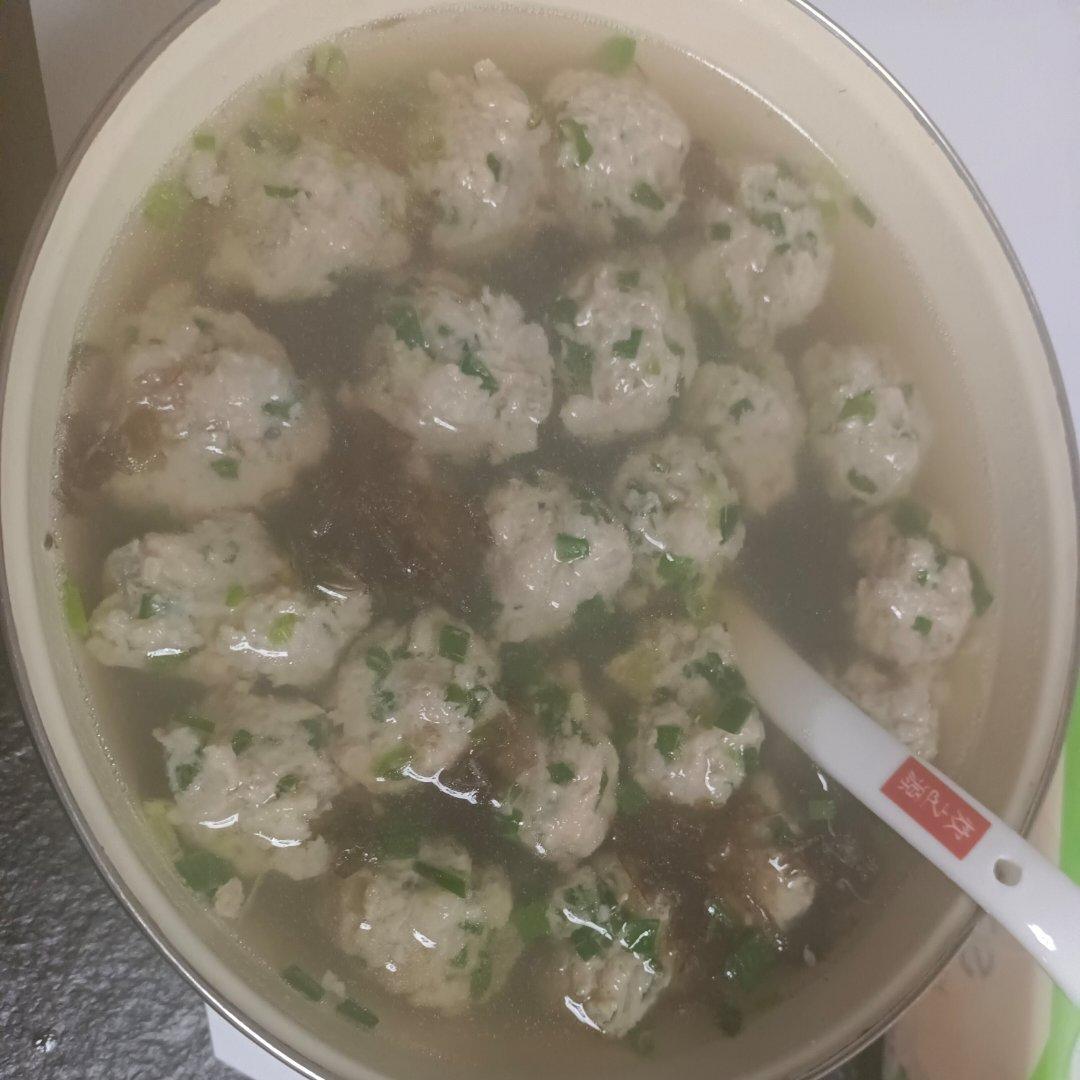 补铁补钙的紫菜肉丸汤