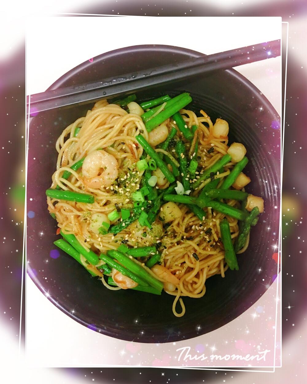 芦笋虾仁炒面