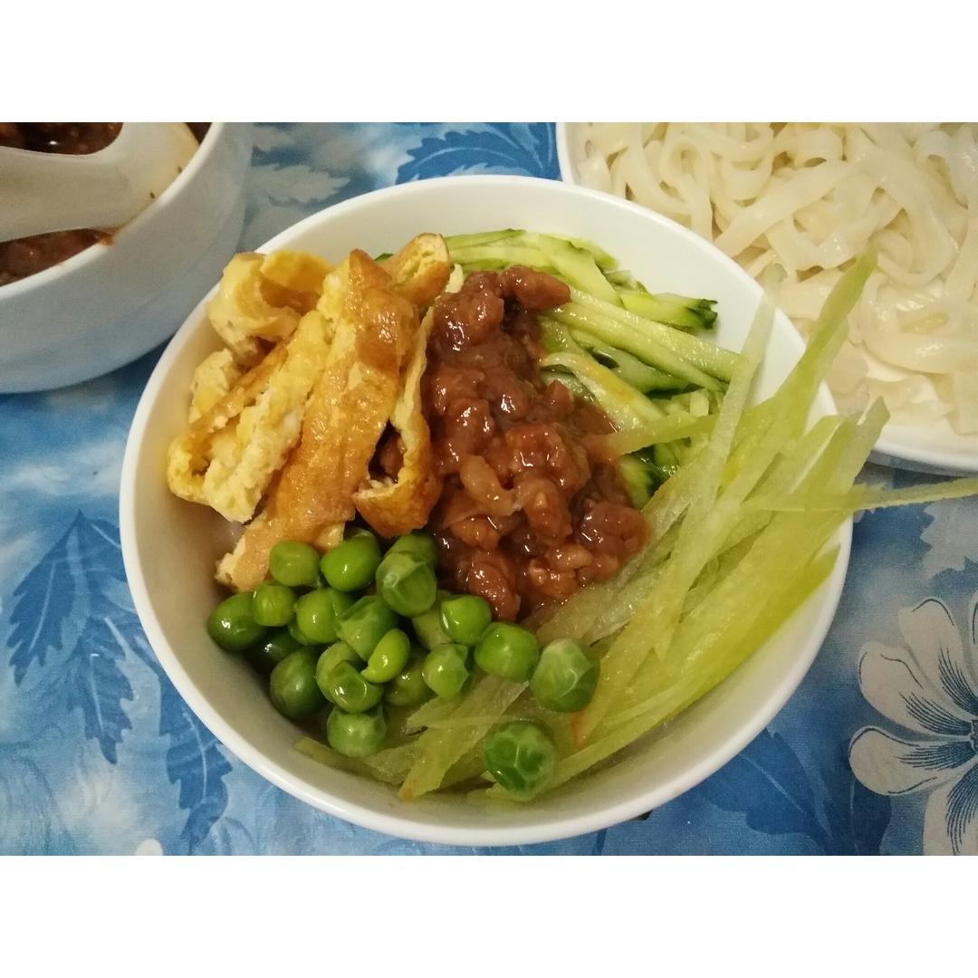 正宗老北京炸酱面