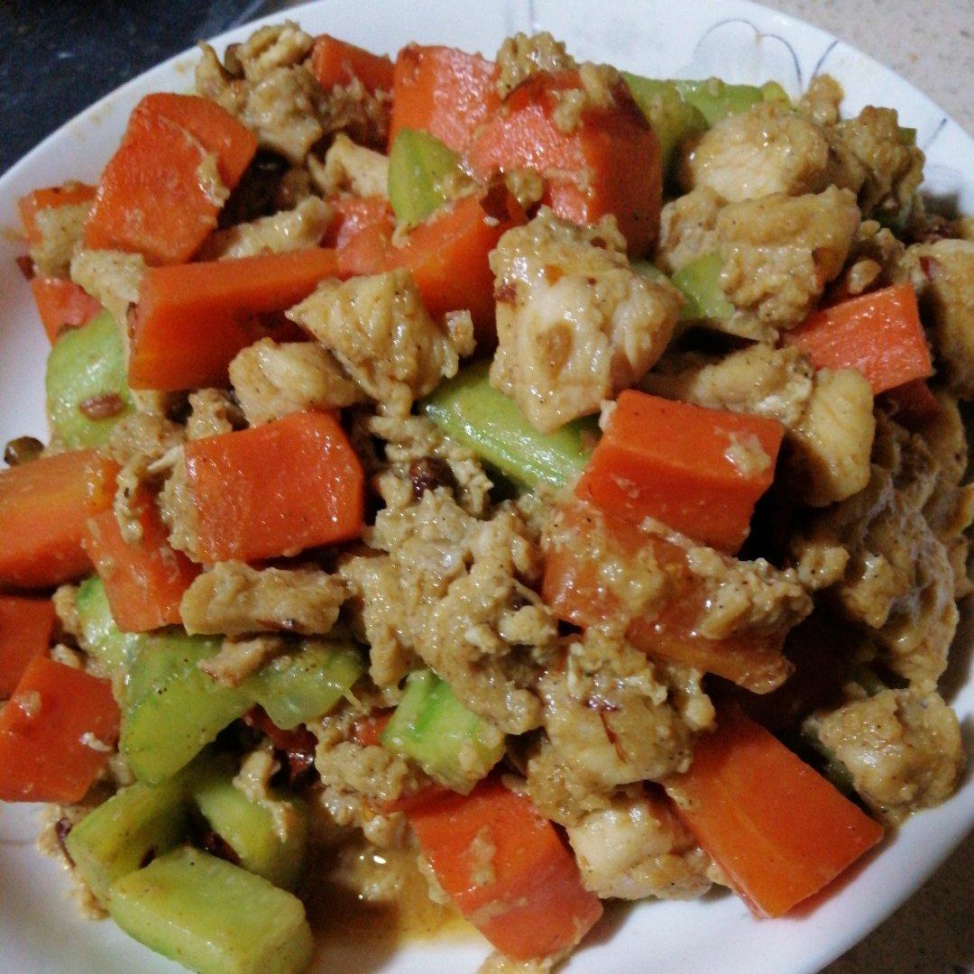 超级下饭的辣炒黄瓜鸡丁