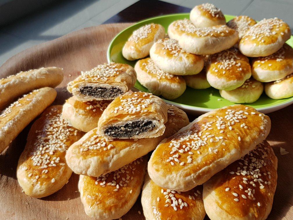 一团面做的芝麻椒盐牛舌饼(北京小吃)