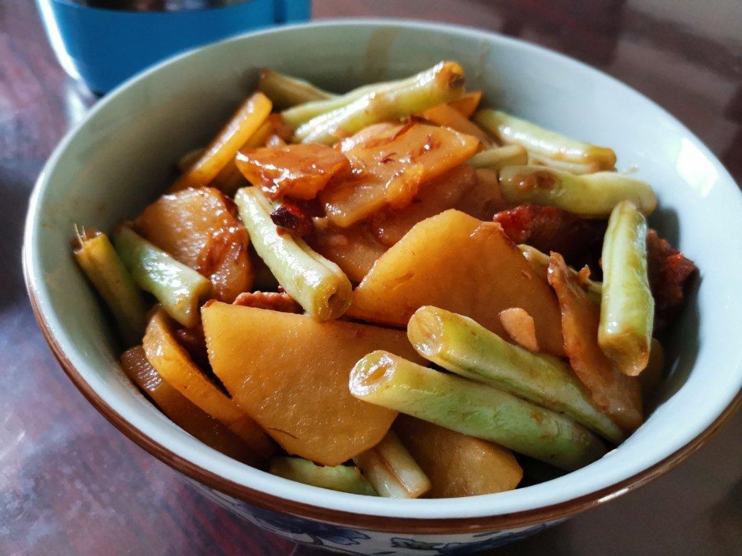 边吃边流泪的「孜然土豆片」