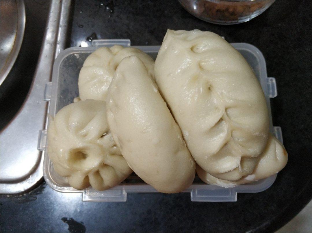 五花肉萝卜干包子