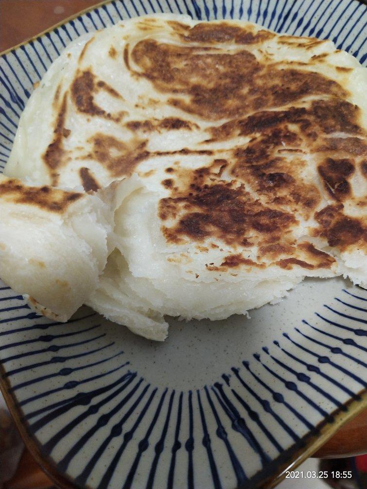 烙饼不硬的小窍门 掌握了你也能看出柔软多层凉了不硬的小油饼