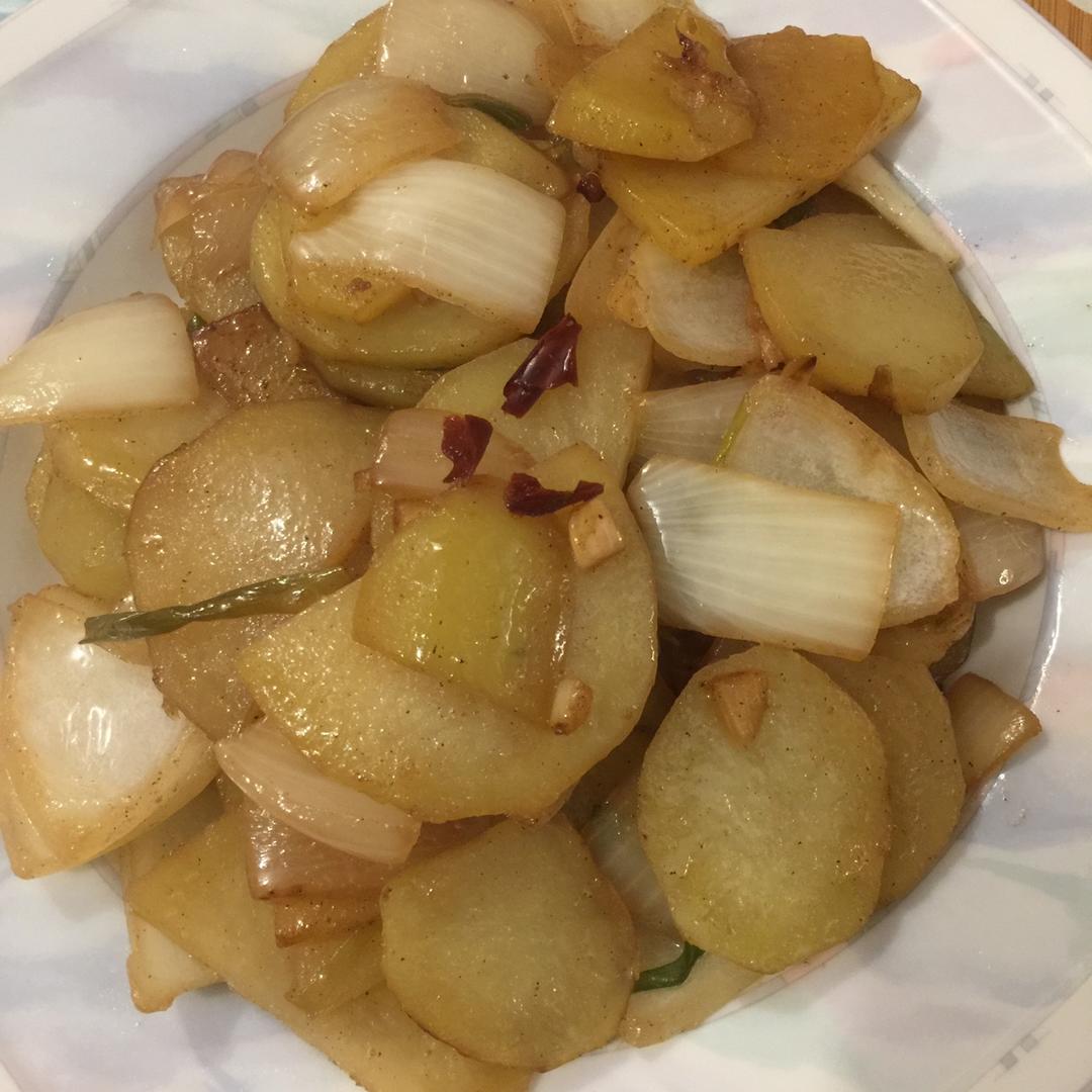 边吃边流泪的「孜然土豆片」