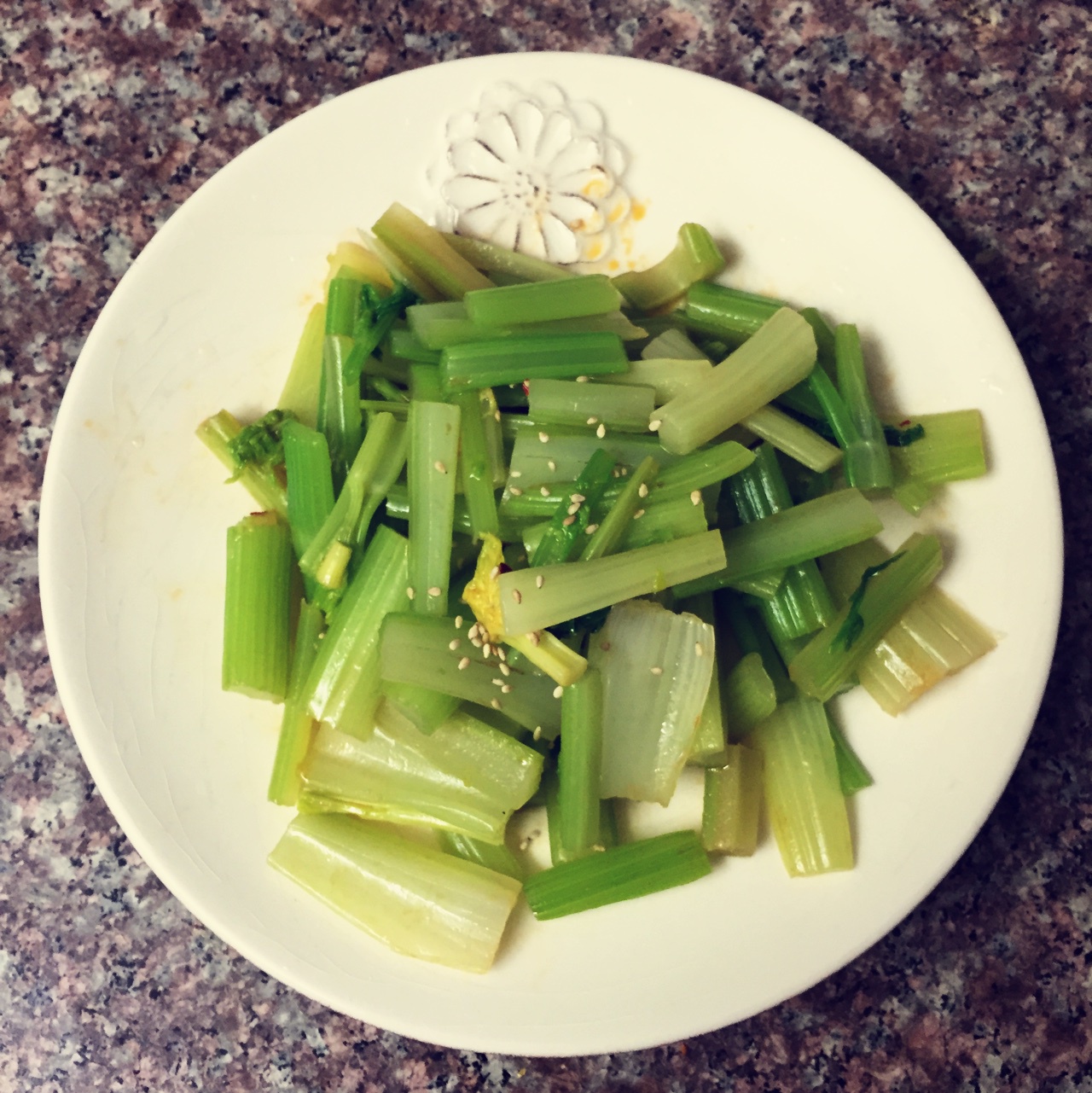 凉拌香芹