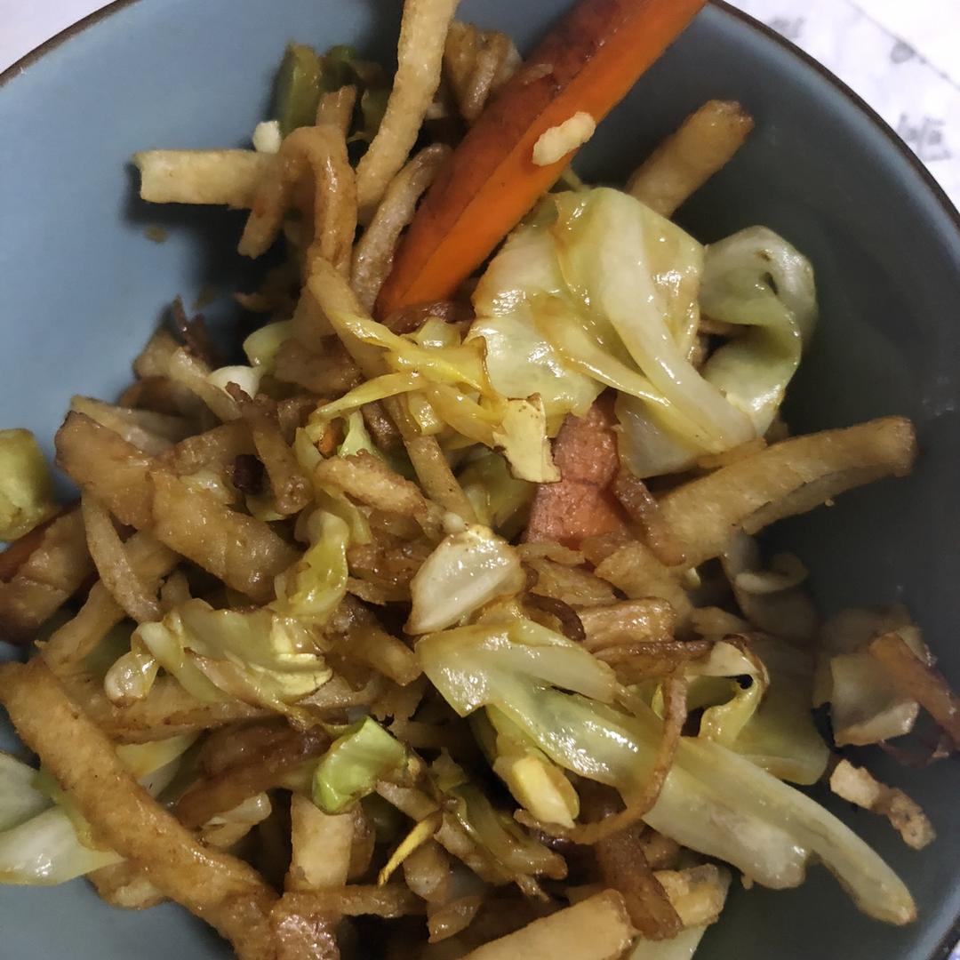 培根圆白菜炒饼丝