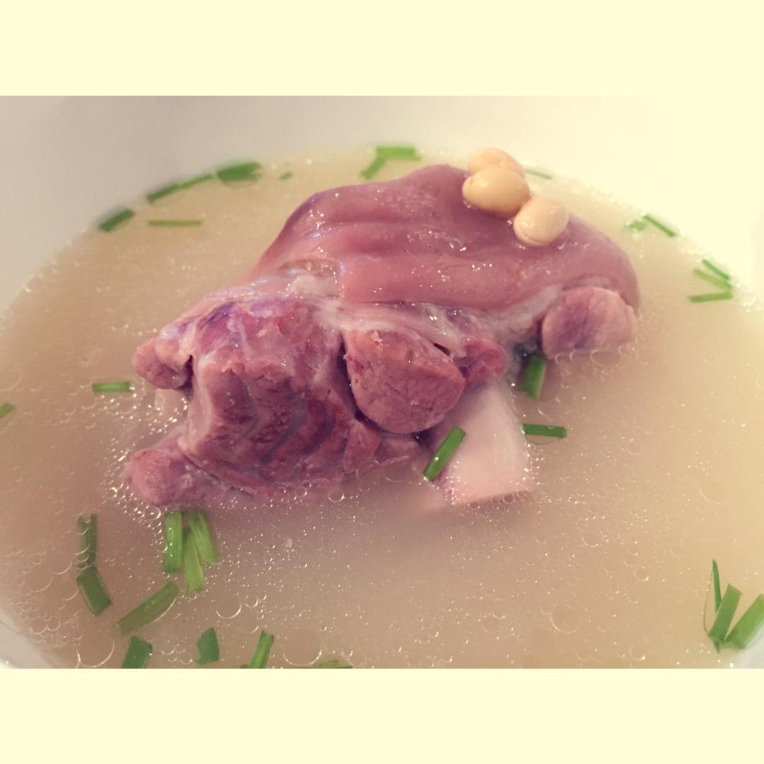 黄豆猪脚汤