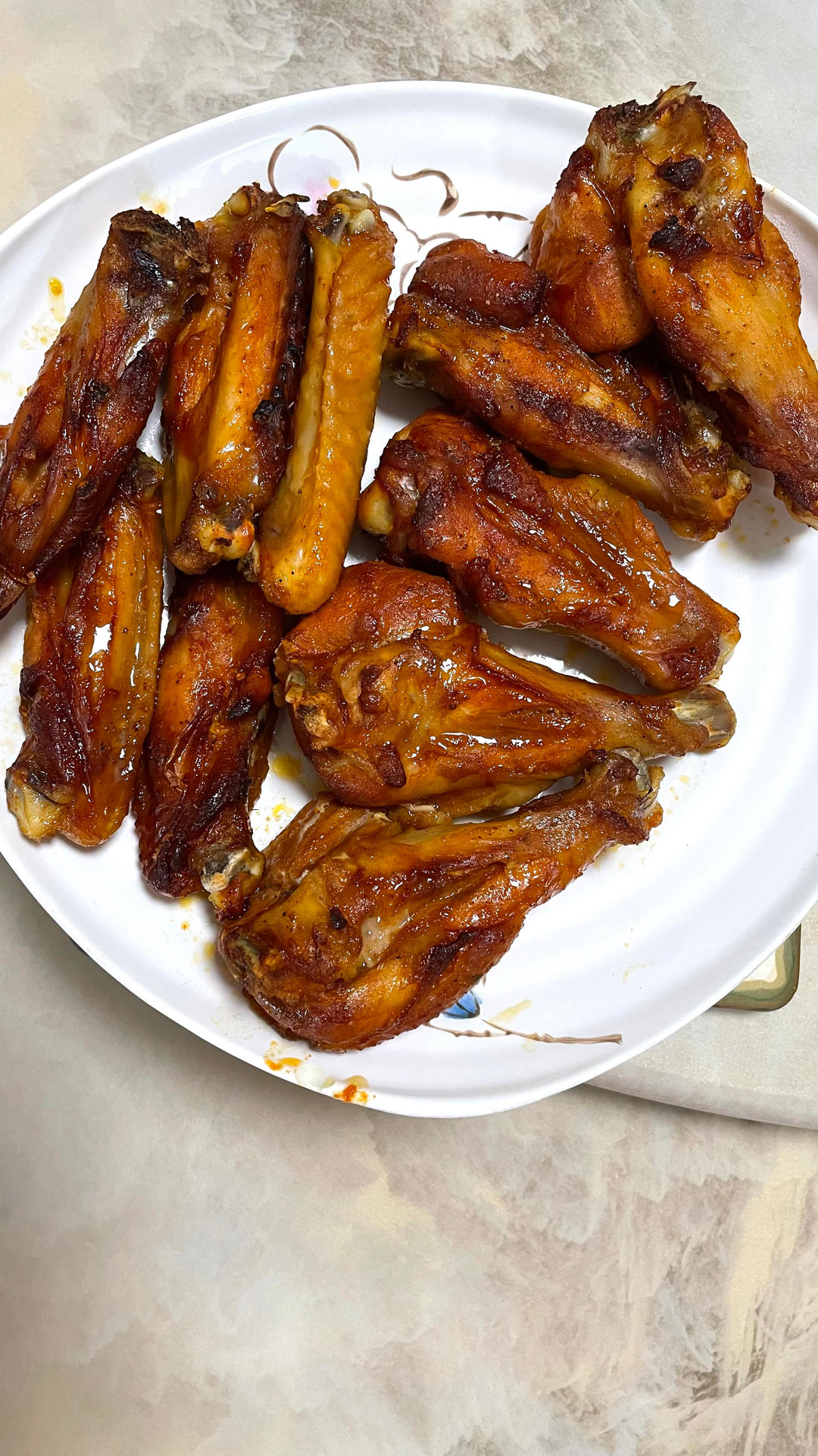 奥尔良烤鸡翅 还没摆盘就被抢光了