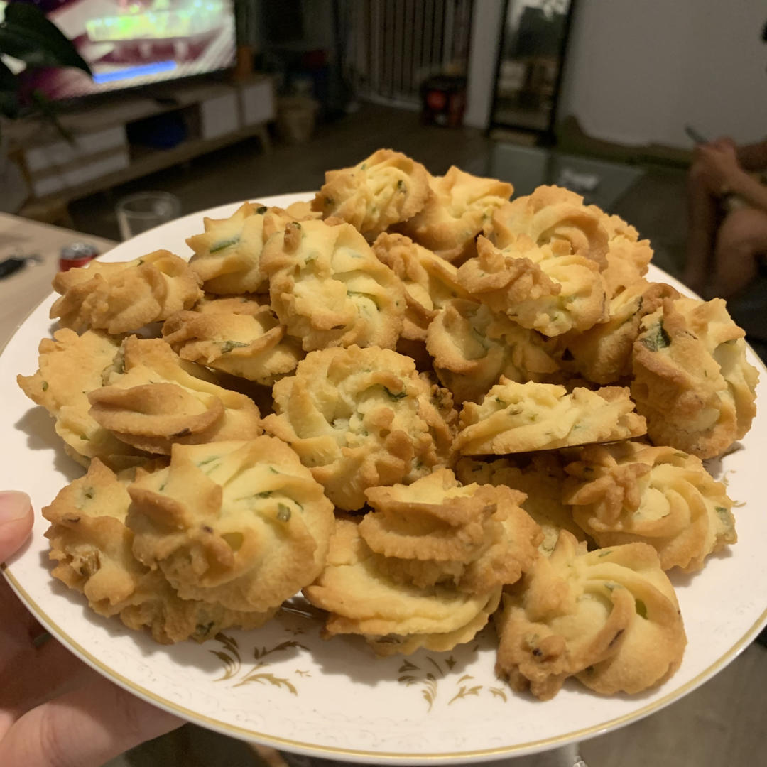 我的点心盒之——香酥好挤的香葱曲奇
