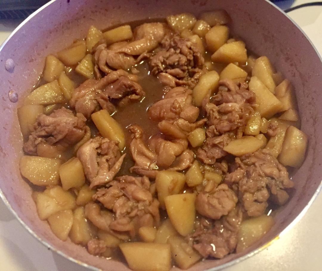 土豆焖鸡腿
