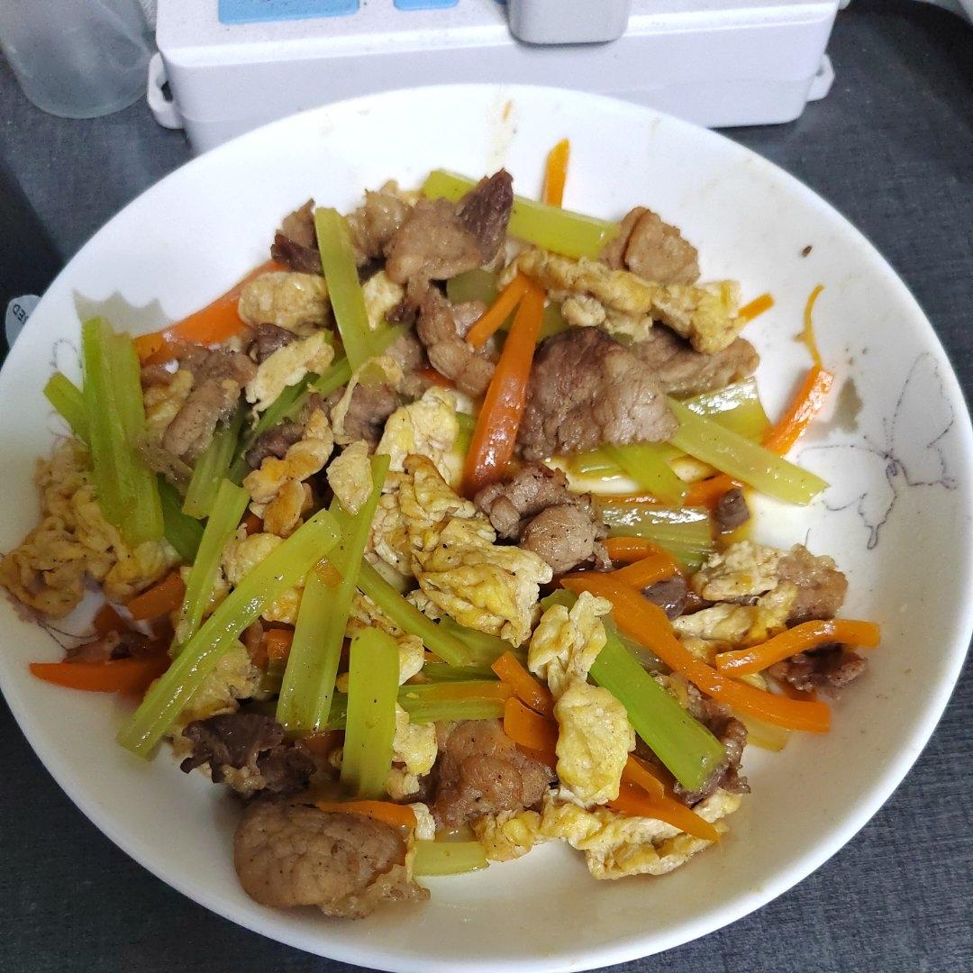 芹菜炒肉